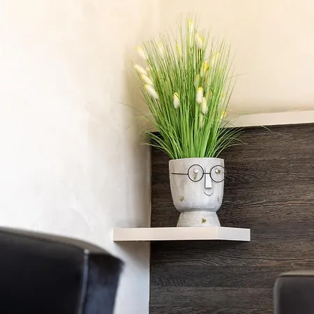 卡斯特尔酒店 3*