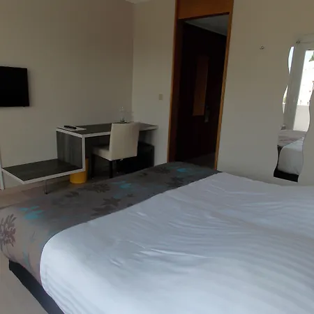 卡斯特尔酒店 锡永