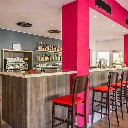 卡斯特尔酒店 酒店 锡永