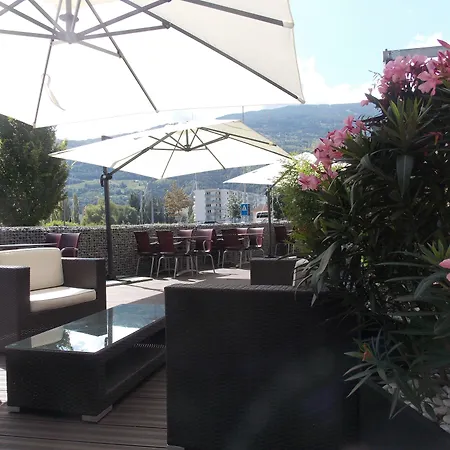 卡斯特尔酒店 3*