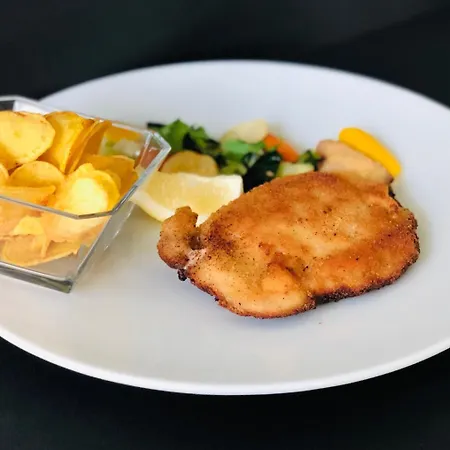 卡斯特尔酒店 锡永